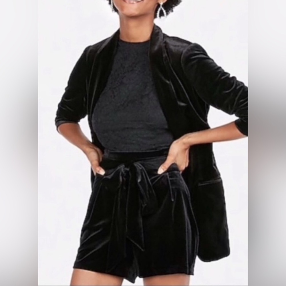 NWT Velvet Short